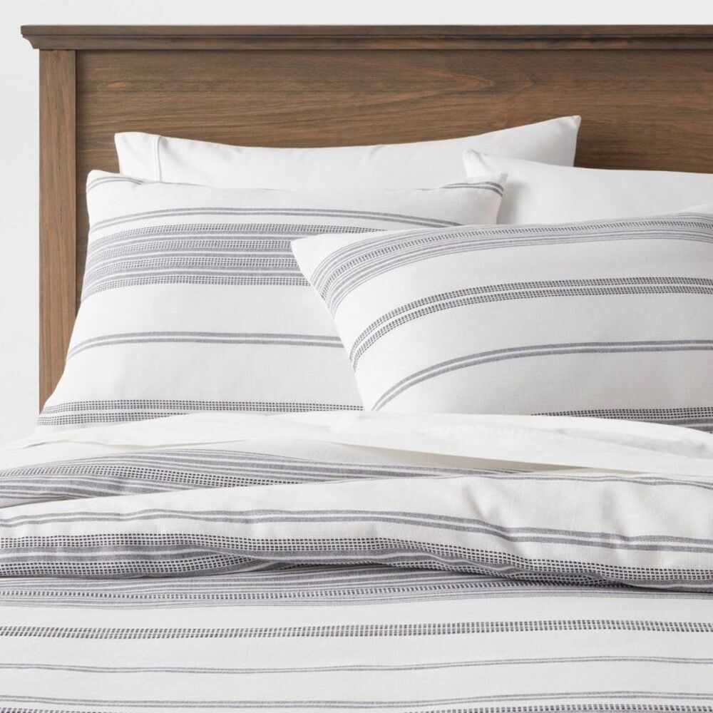 Full/Queen Woven Cotton Stripe Duvet Cover & Sham Set - White/Navy